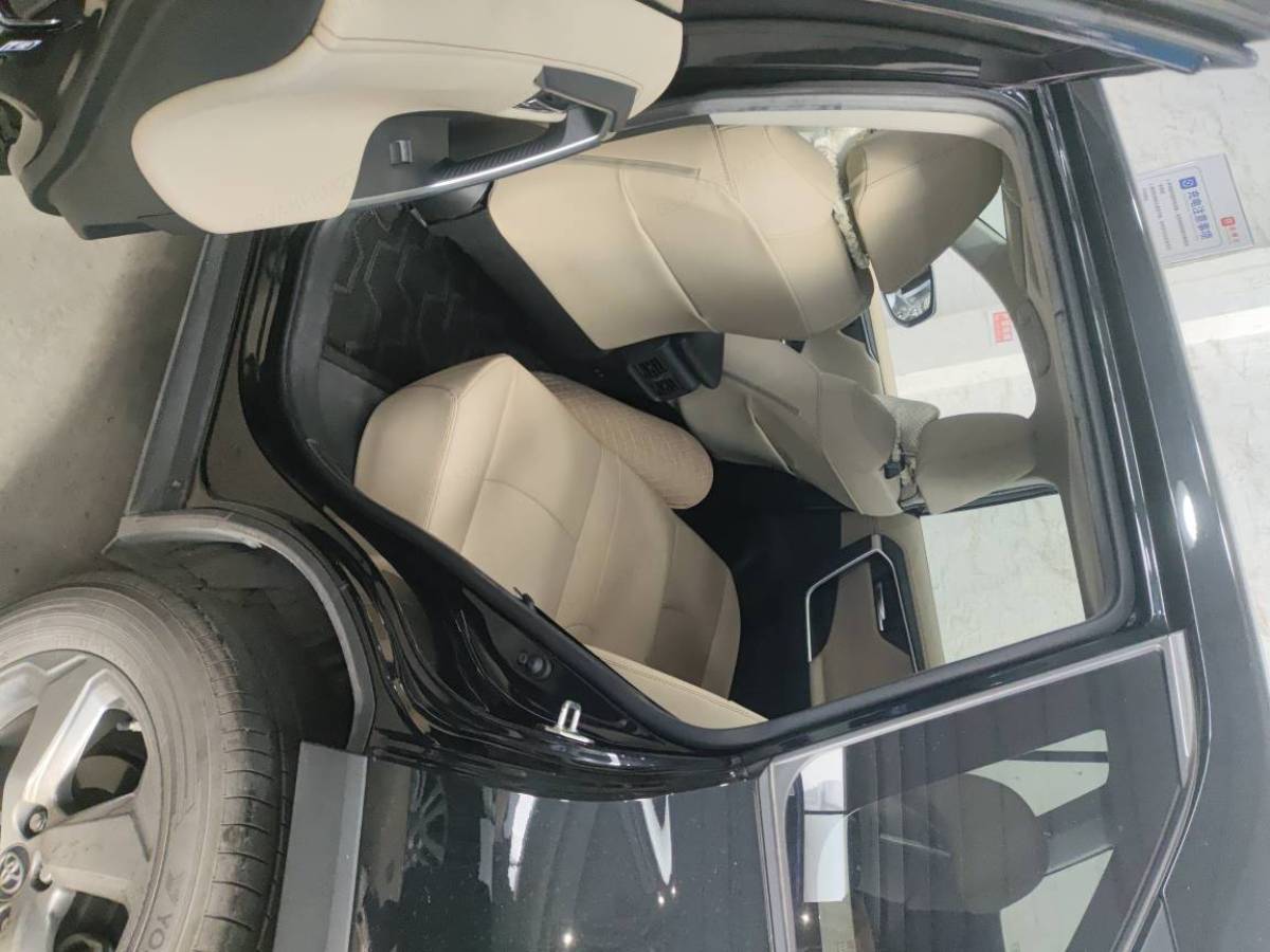 豐田 RAV4  2018款 榮放 2.0L CVT兩驅(qū)風(fēng)尚版圖片