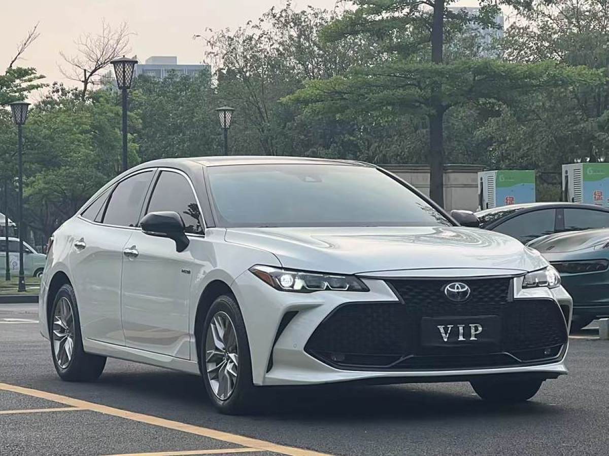 丰田 亚洲龙  2019款 双擎 2.5L 豪华版 国V图片