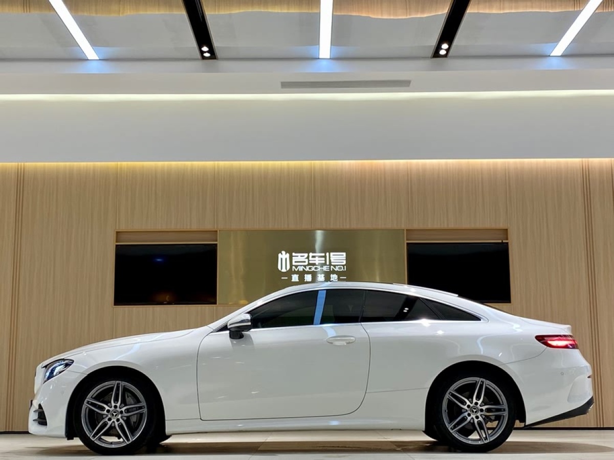 奔馳 奔馳E級  2017款 E 200 4MATIC 轎跑車圖片