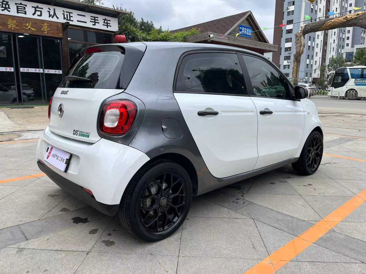 2017年10月smart forfour  2016款 1.0L 52千瓦靈動(dòng)版