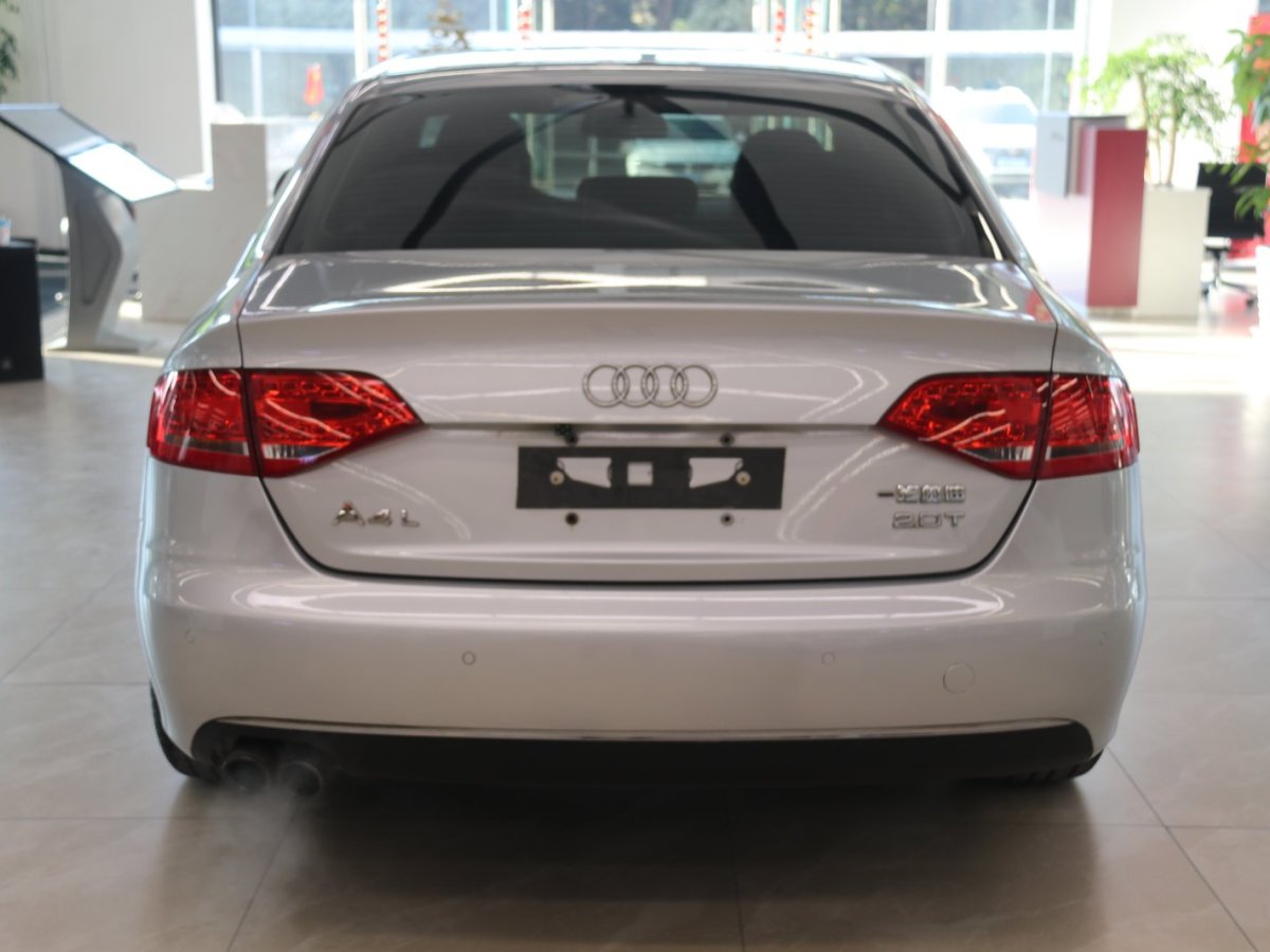 奧迪 奧迪A4L  2011款 2.0 TFSI 標(biāo)準(zhǔn)型圖片