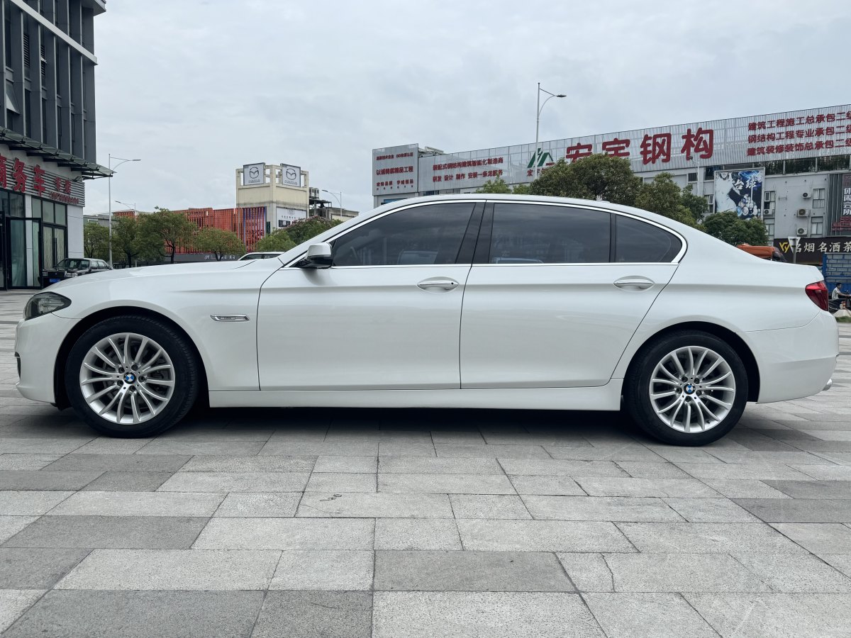 寶馬 寶馬5系  2014款 525Li 豪華設(shè)計(jì)套裝圖片