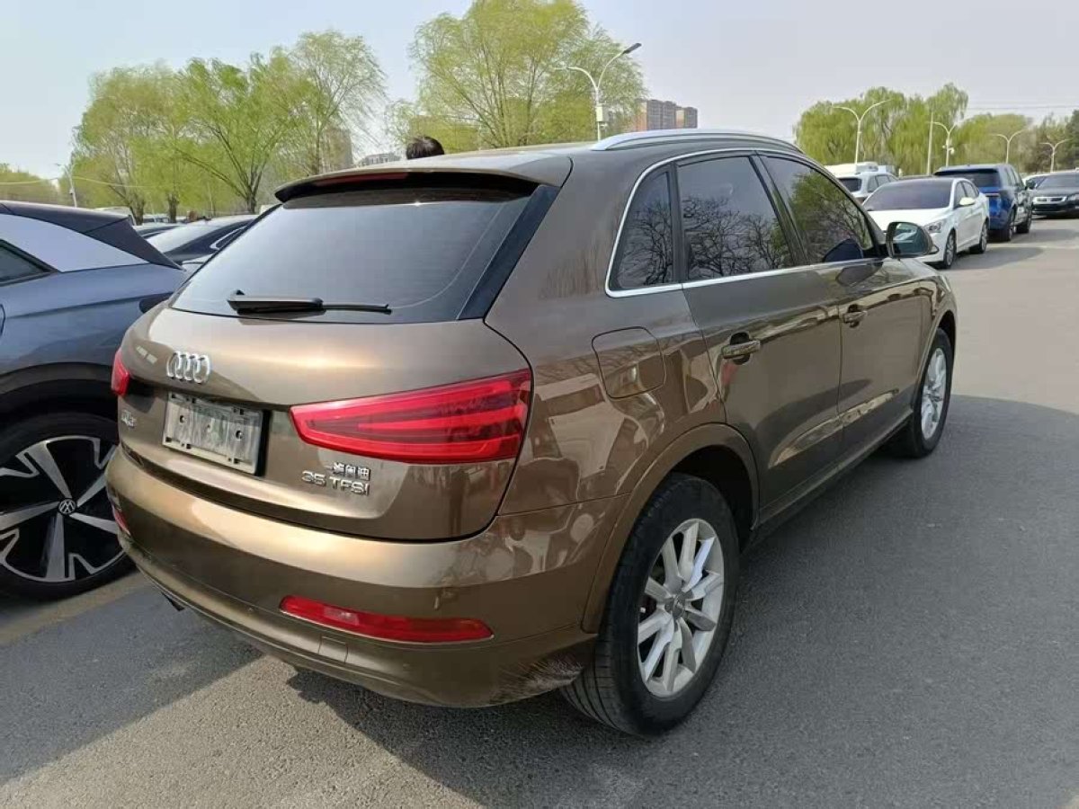 奧迪 奧迪Q3  2015款 35 TFSI 進(jìn)取型圖片