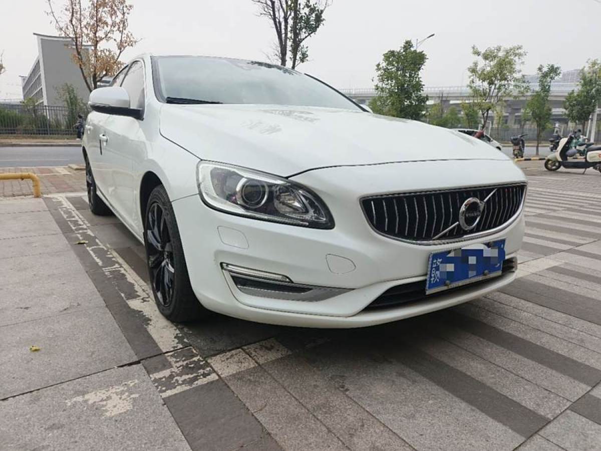 沃爾沃 S60L  2018款 T3 智進(jìn)進(jìn)取版圖片