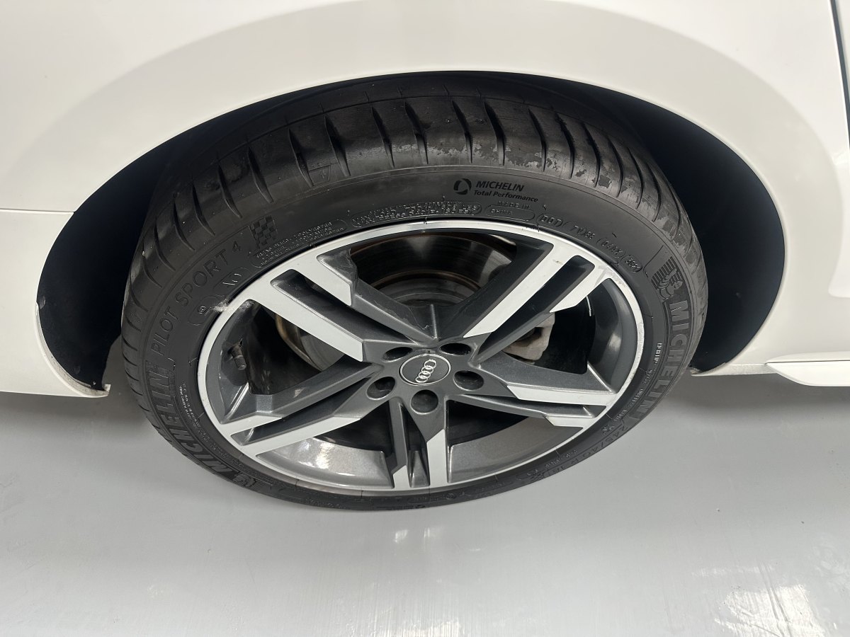 奧迪 奧迪A4L  2020款 40 TFSI 豪華動(dòng)感型圖片