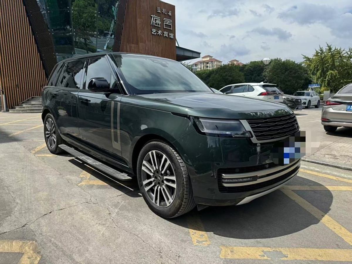 路虎 揽胜  2023款 改款 3.0 L6 400PS 盛世加长版图片