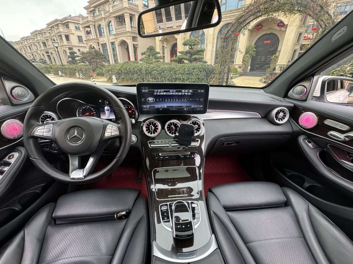 2018年7月奔驰 奔驰GLC  2018款 改款 GLC 260 4MATIC 动感型