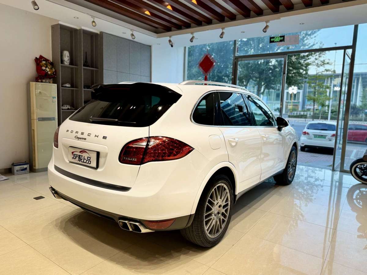 保時(shí)捷 Cayenne  2014款 Cayenne Platinum Edition 3.0T圖片