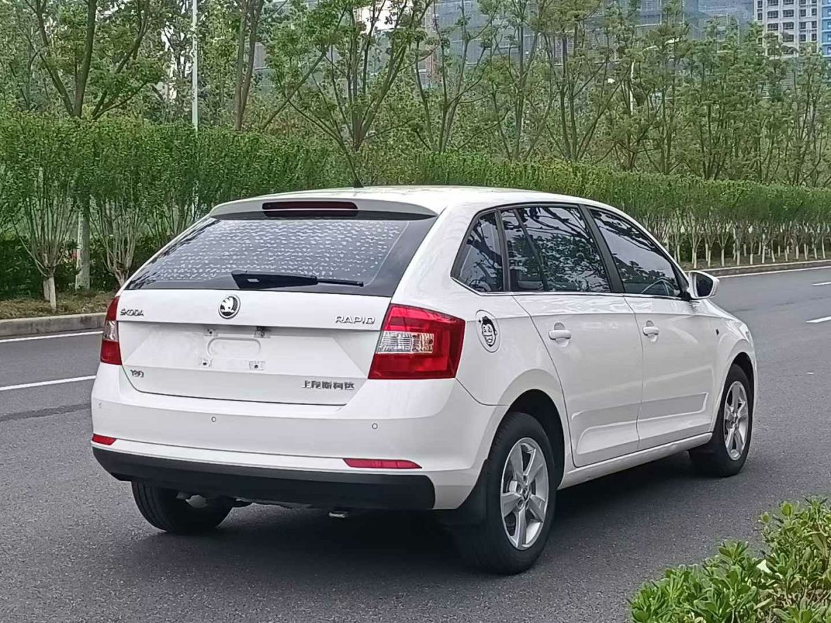 路虎 攬勝  2019款 3.0 V6 SC 傳世加長(zhǎng)版圖片