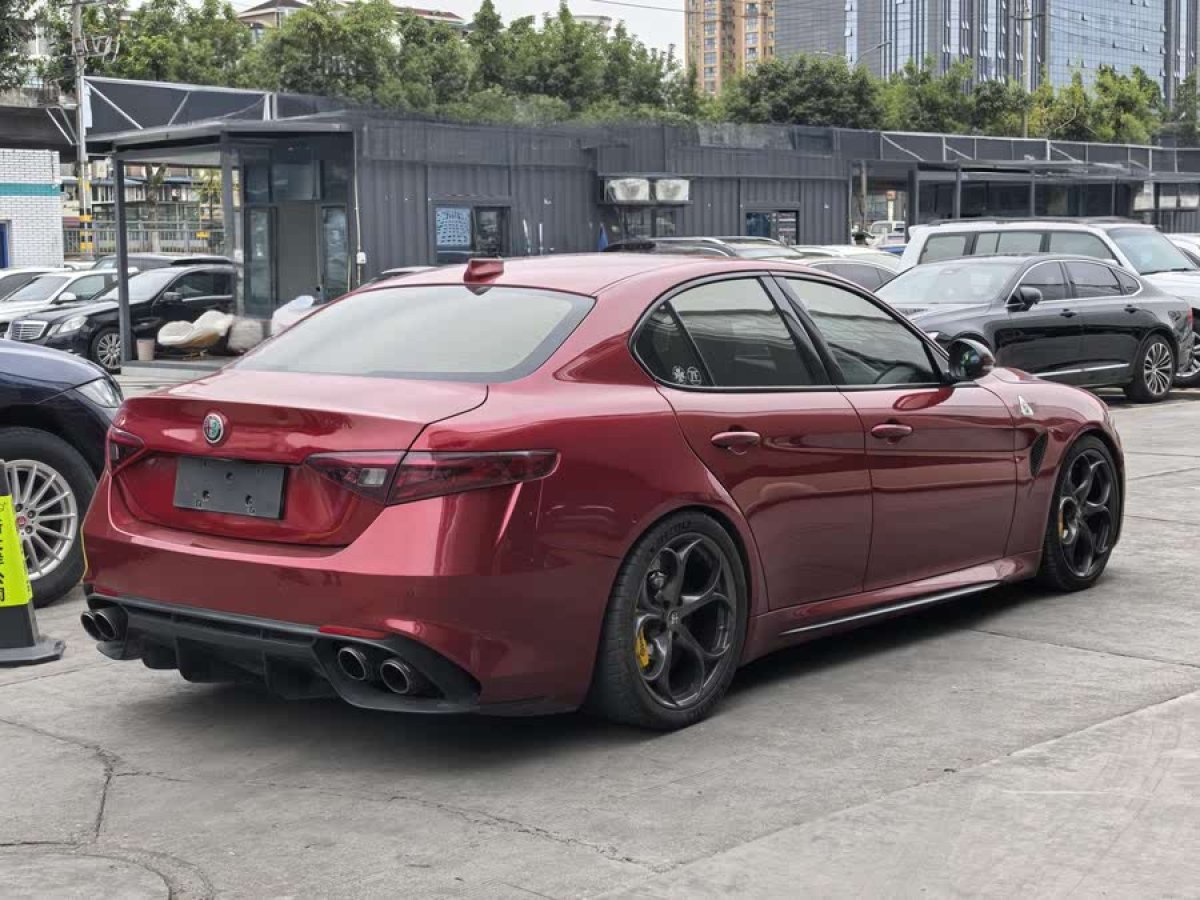 阿爾法·羅密歐 Giulia  2017款 2.9T 510HP 四葉草版圖片