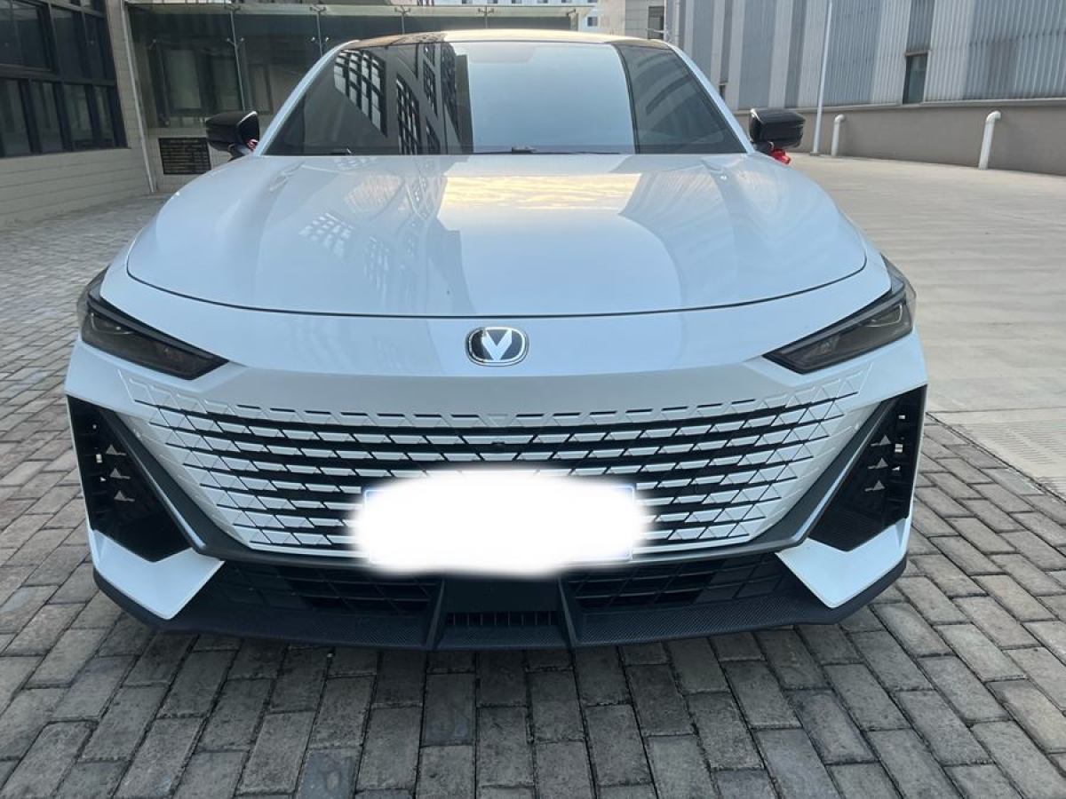 長安 長安UNI-V  2022款 1.5T 尊貴型圖片