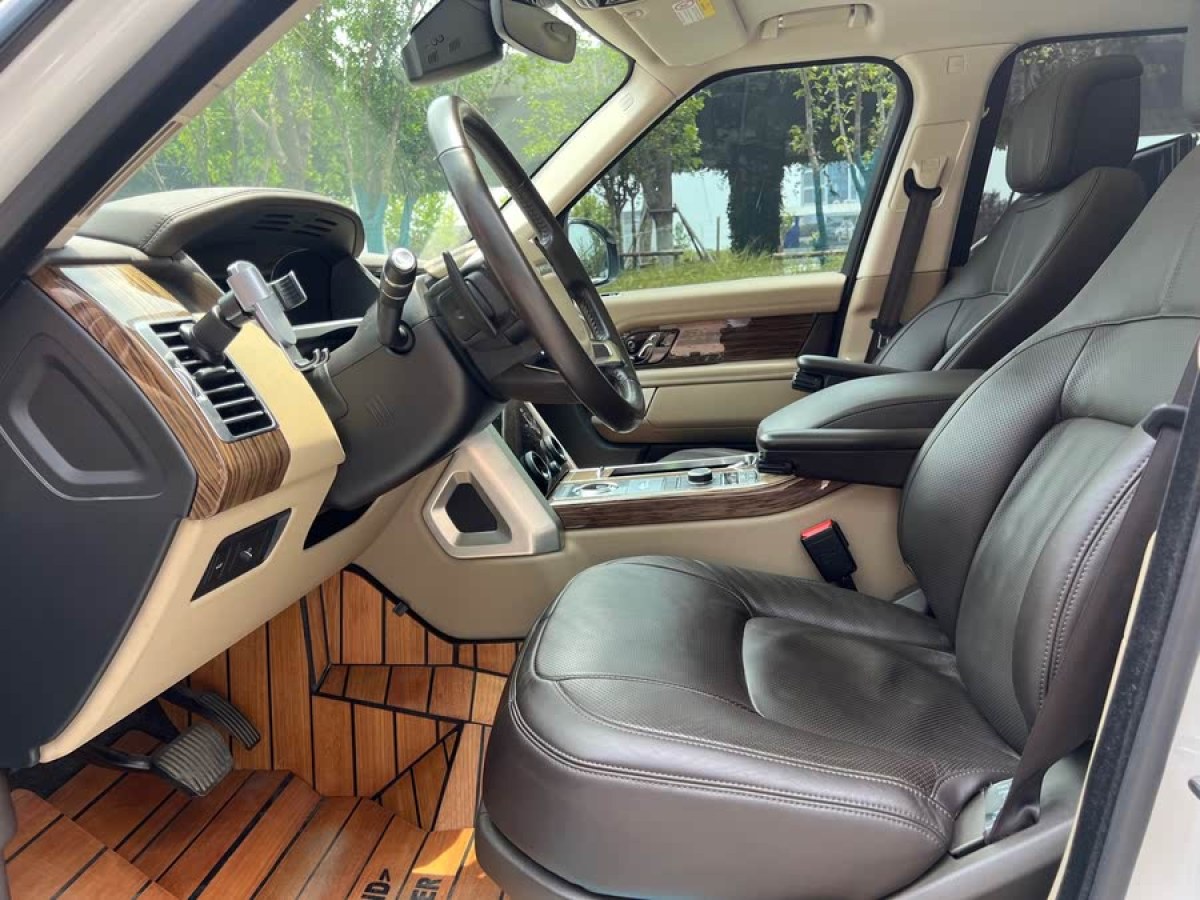 路虎 攬勝  2019款 3.0 V6 SC 傳世加長(zhǎng)版圖片