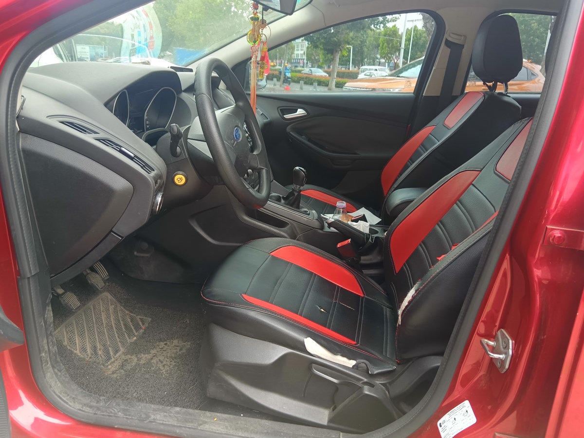 福特 ?？怂? 2012款 兩廂 1.6L 手動舒適型圖片
