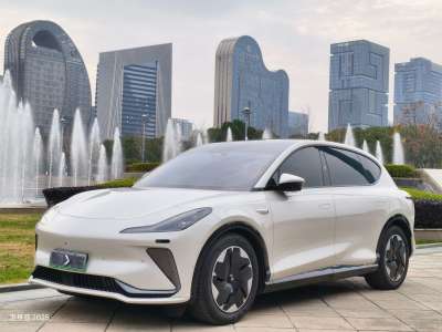 智己 智己LS7 90kWh Elite后驅(qū)版圖片