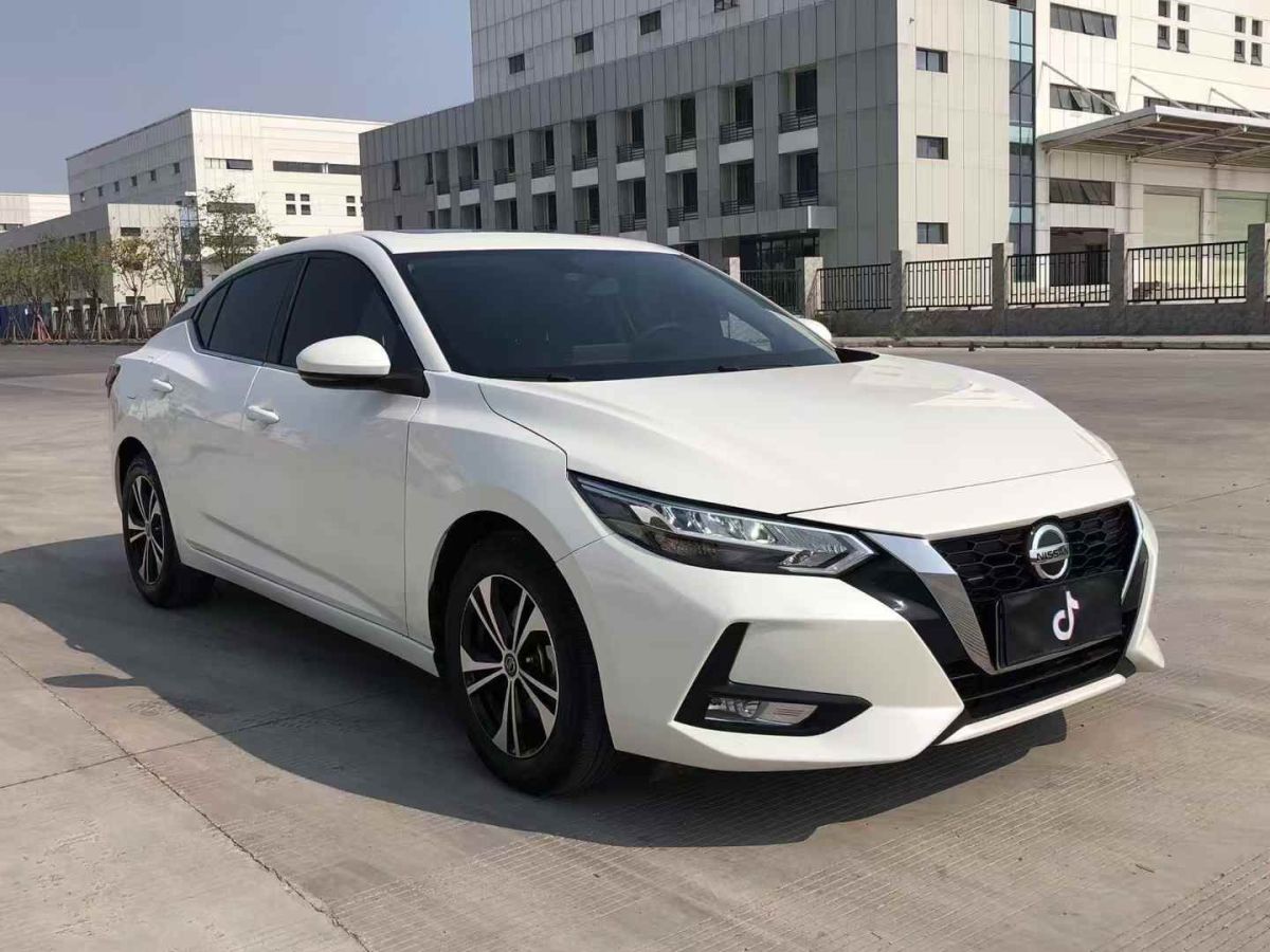 日產(chǎn) 軒逸  2021款 1.6L XL CVT暗夜版圖片