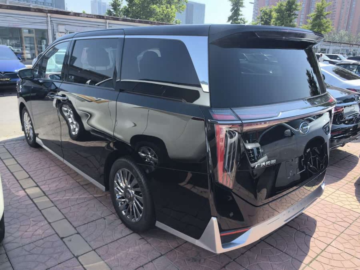 廣汽傳祺 M8  2024款 宗師系列 雙擎 至尊版圖片