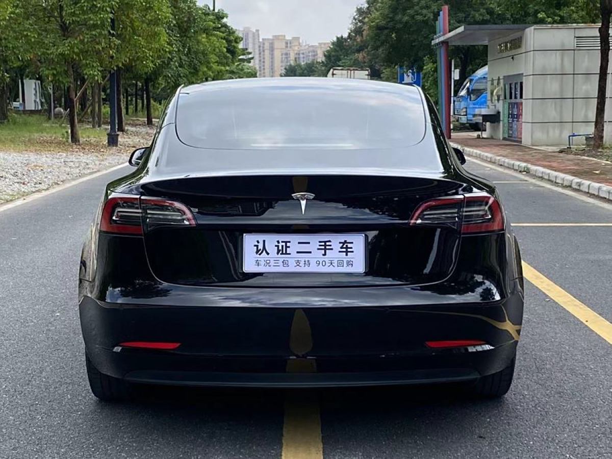 特斯拉 Model Y  2021款 標(biāo)準(zhǔn)續(xù)航后驅(qū)升級版 3D6圖片