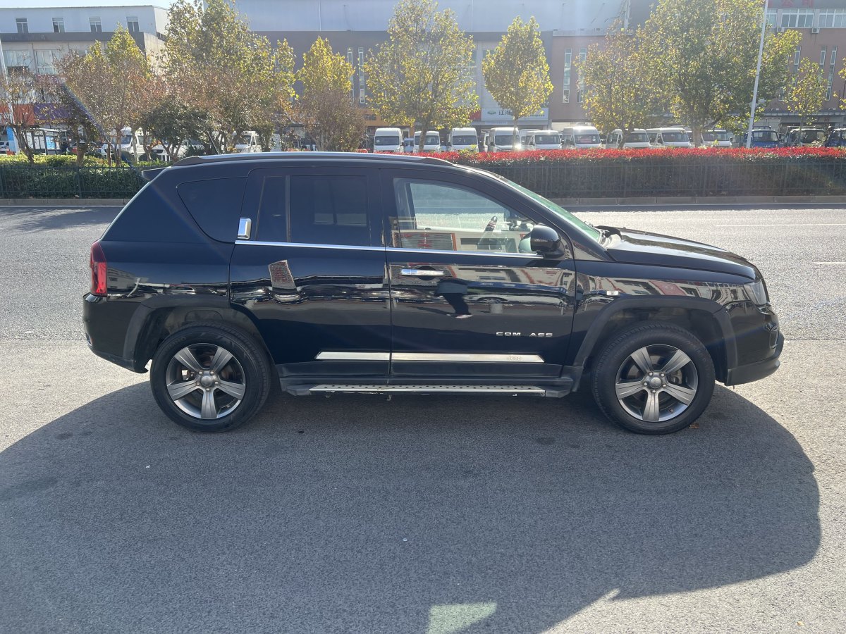 Jeep 指南者  2014款 2.4L 四驅(qū)蛇行珍藏版圖片