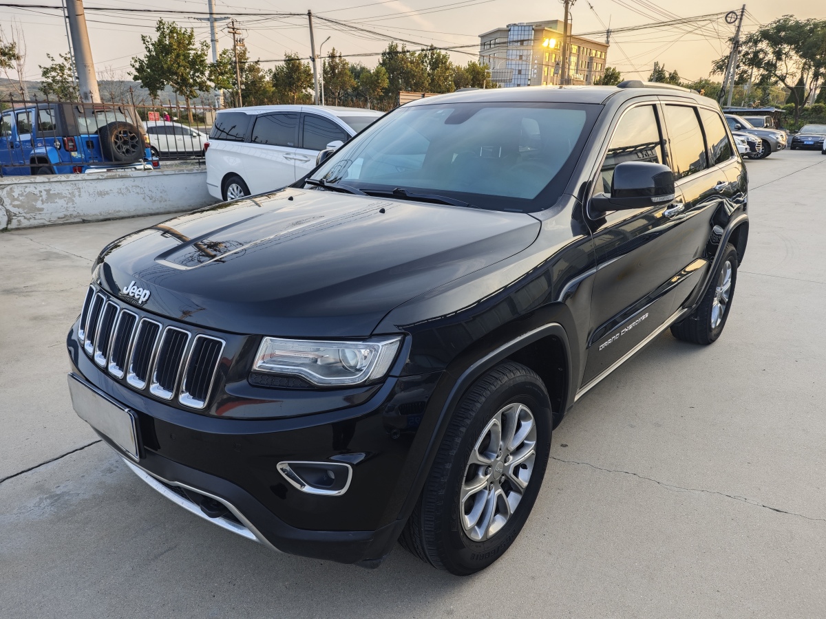 Jeep 大切諾基  2014款 3.0L 舒享導(dǎo)航版圖片