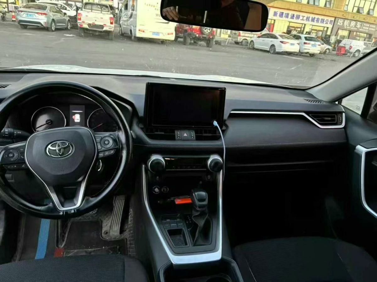 豐田 RAV4榮放  2022款 2.0L CVT兩驅(qū)尊貴版圖片