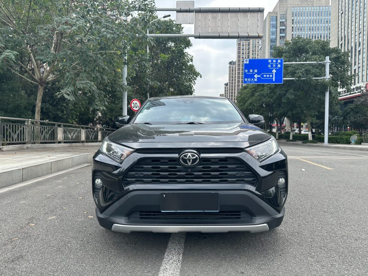 豐田 RAV4榮放 2022款 2.0L CVT兩驅(qū)風(fēng)尚Plus版圖片