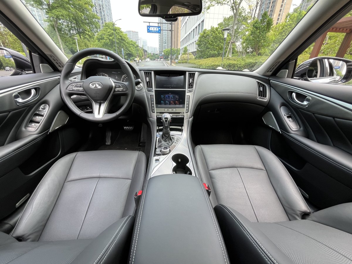 英菲尼迪 Q50L  2021款 2.0T 進(jìn)享版圖片