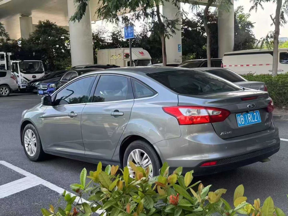福特 ?？怂? 2013款 2.0T ST 標(biāo)準(zhǔn)版圖片