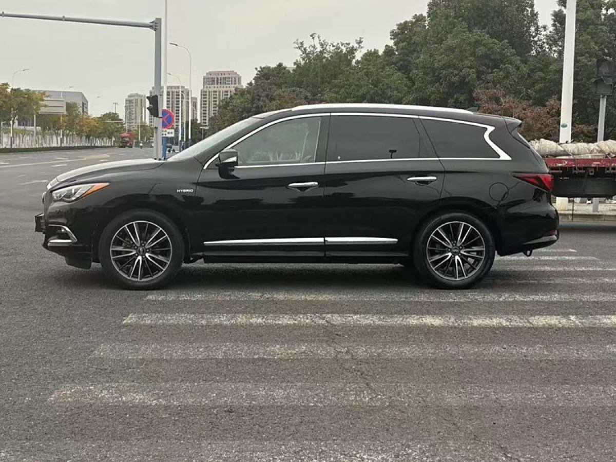 2017年1月英菲尼迪 QX60  2020款 2.5 S/C Hybrid 四驅(qū)全能版