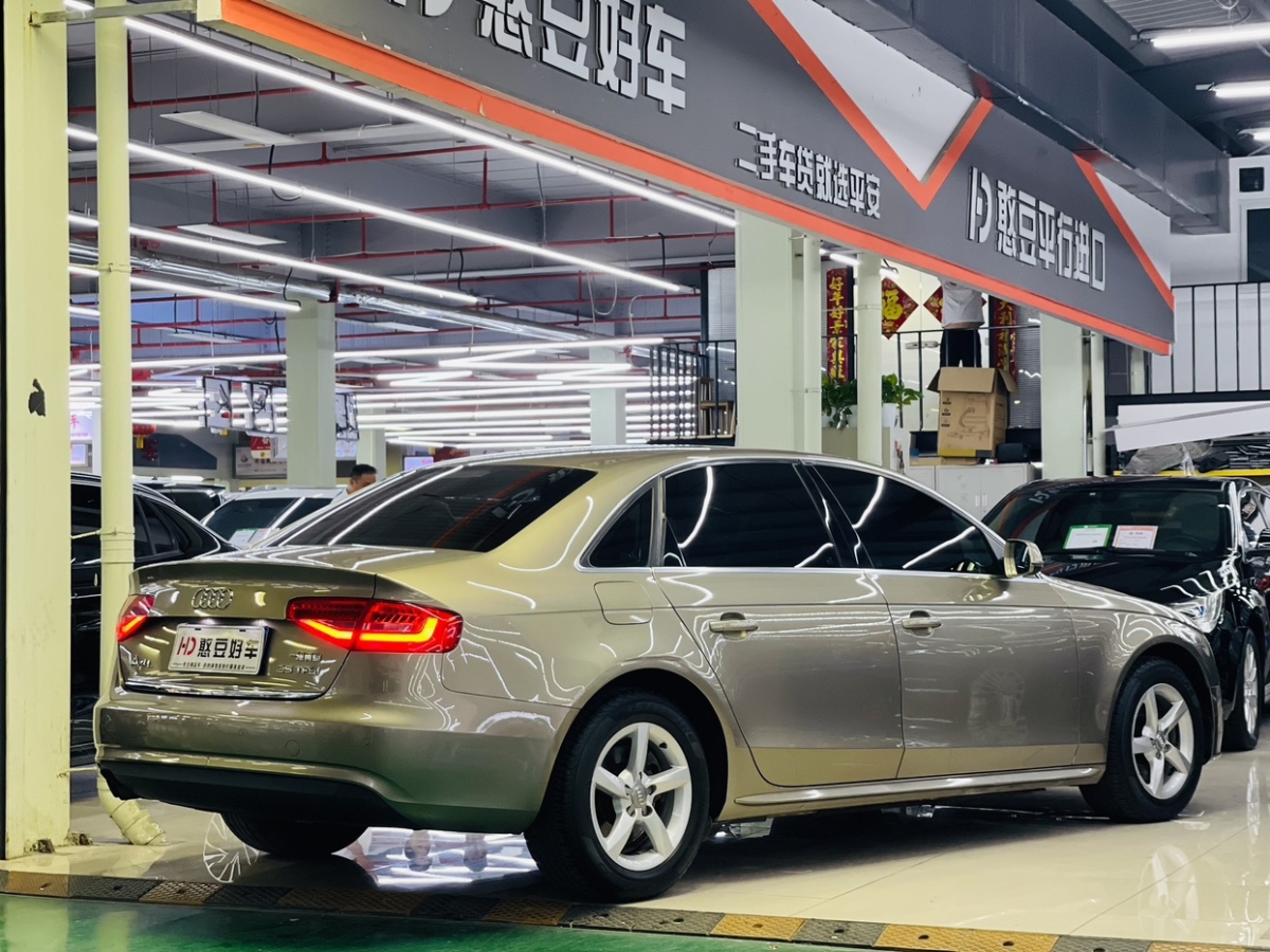 2012年10月奧迪 奧迪A4L  2013款 35 TFSI 自動標(biāo)準(zhǔn)型