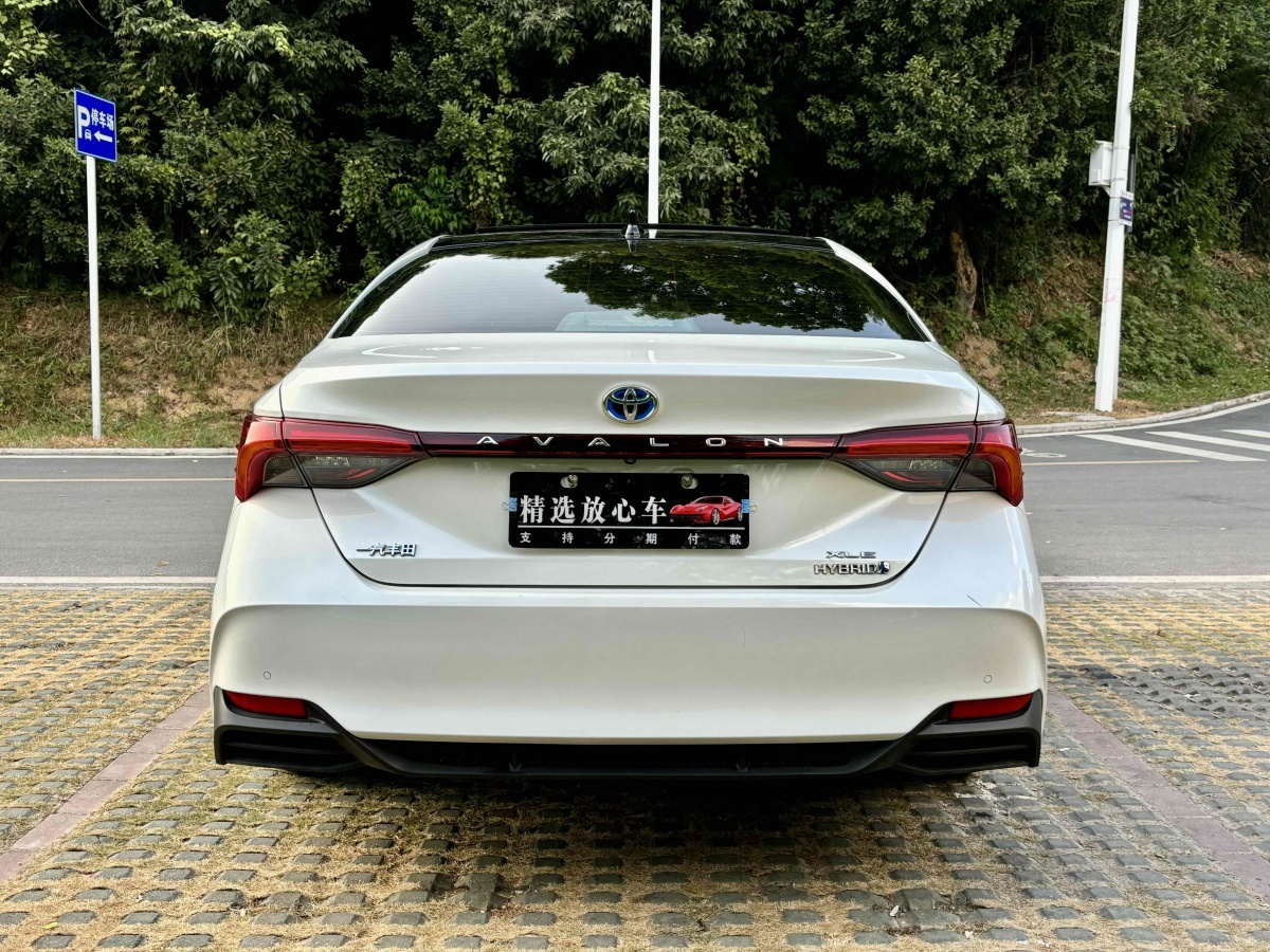 丰田 亚洲龙  2019款 双擎 2.5L XLE尊贵版 国VI图片