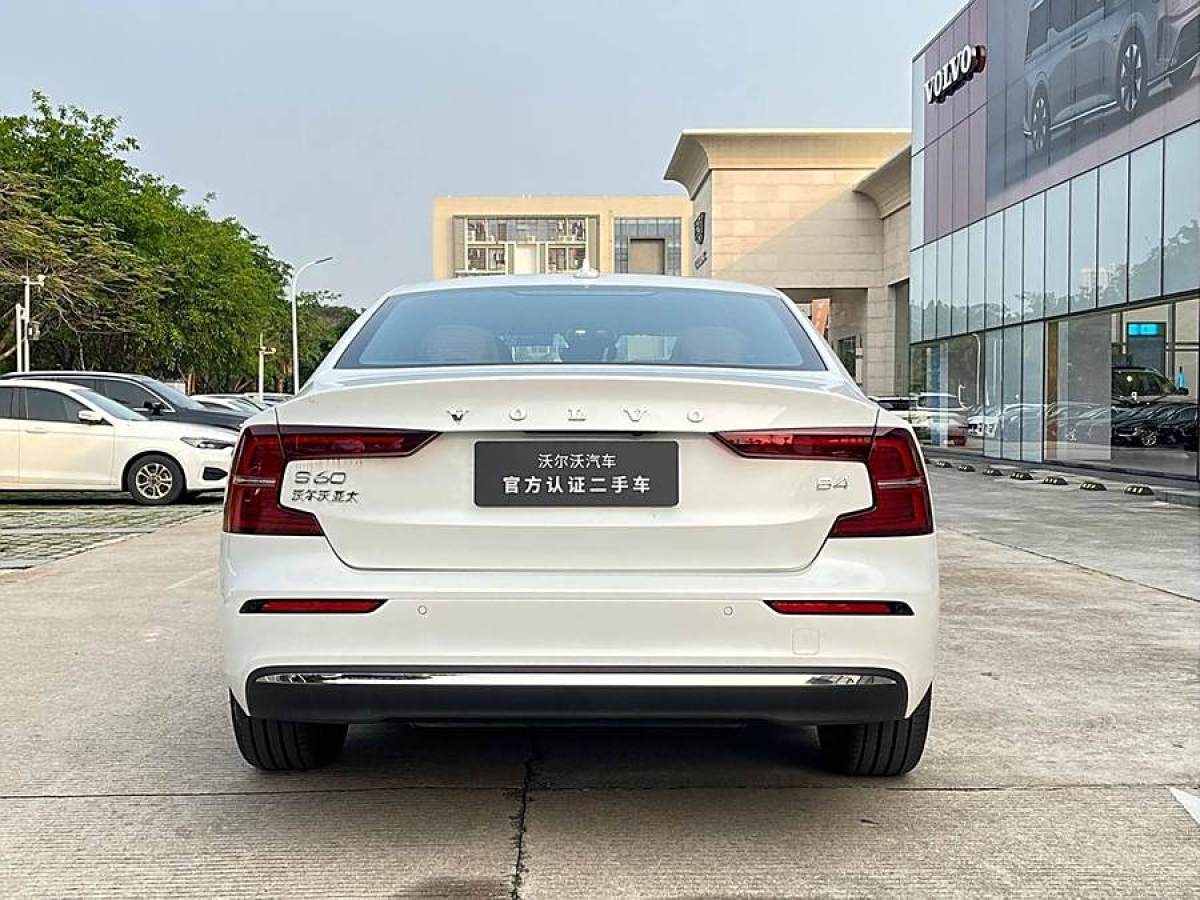 沃爾沃 S60L  2024款 B4 智遠(yuǎn)豪華版圖片