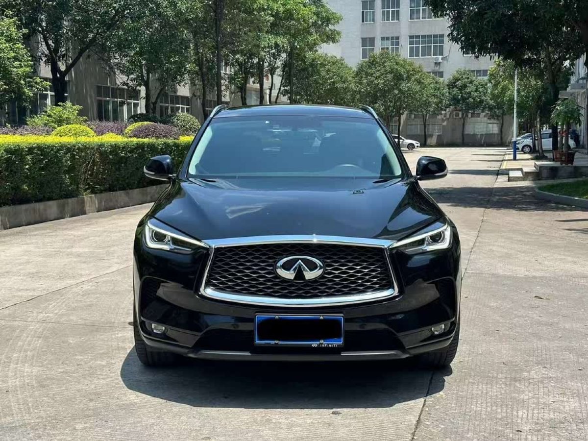 英菲尼迪 QX50  2018款 2.0T 兩驅(qū)時尚版圖片