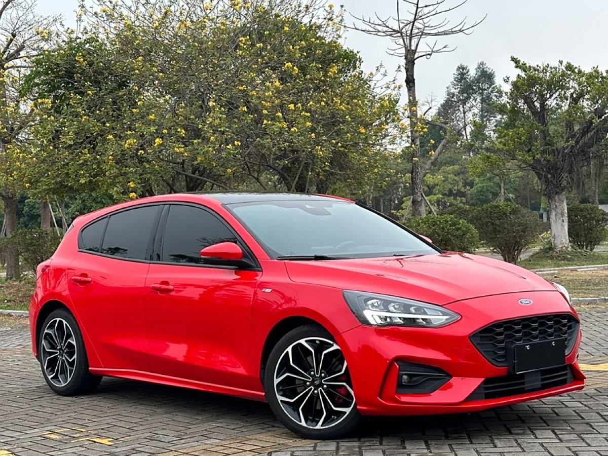 福特 福克斯  2019款 兩廂 EcoBoost 180 自動(dòng)ST Line圖片