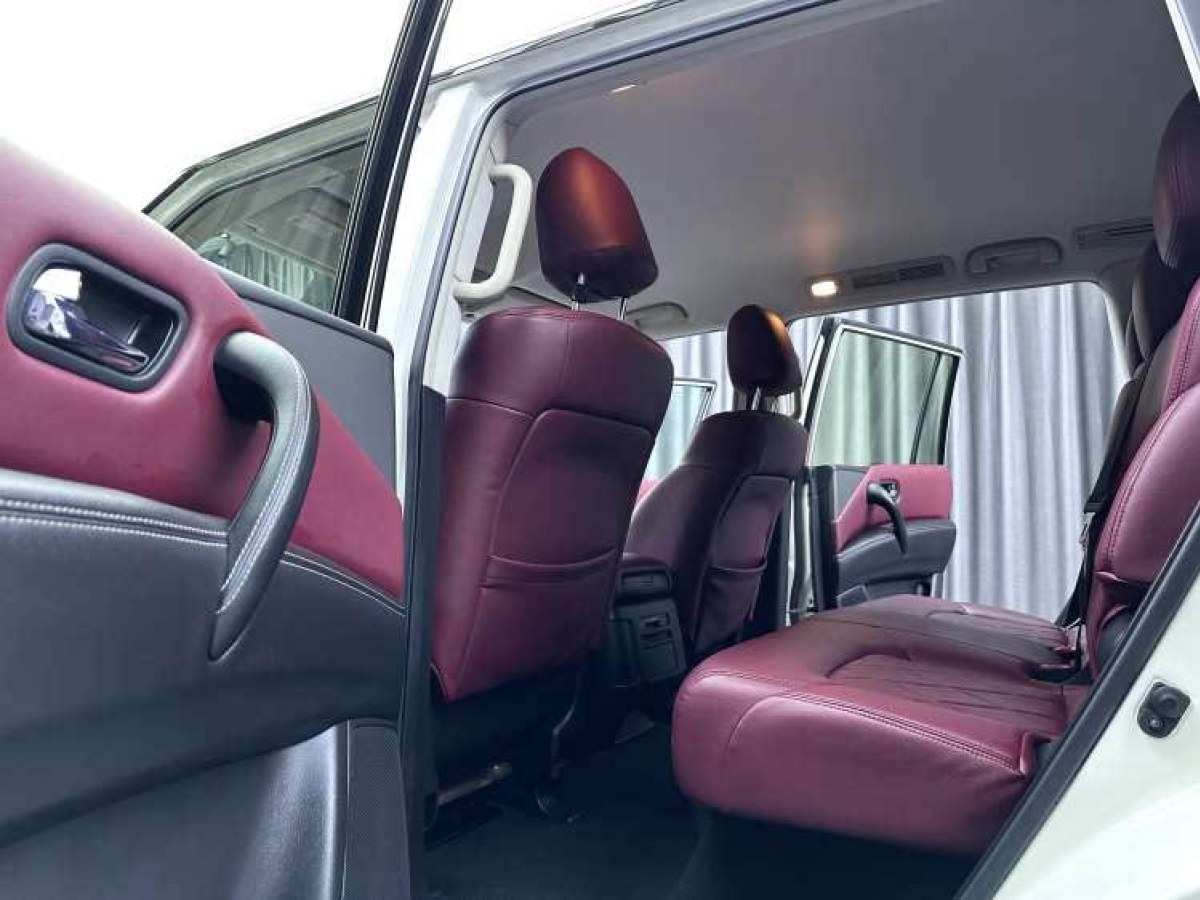 日產(chǎn) 途樂  2018款 4.0L 領(lǐng)英型圖片
