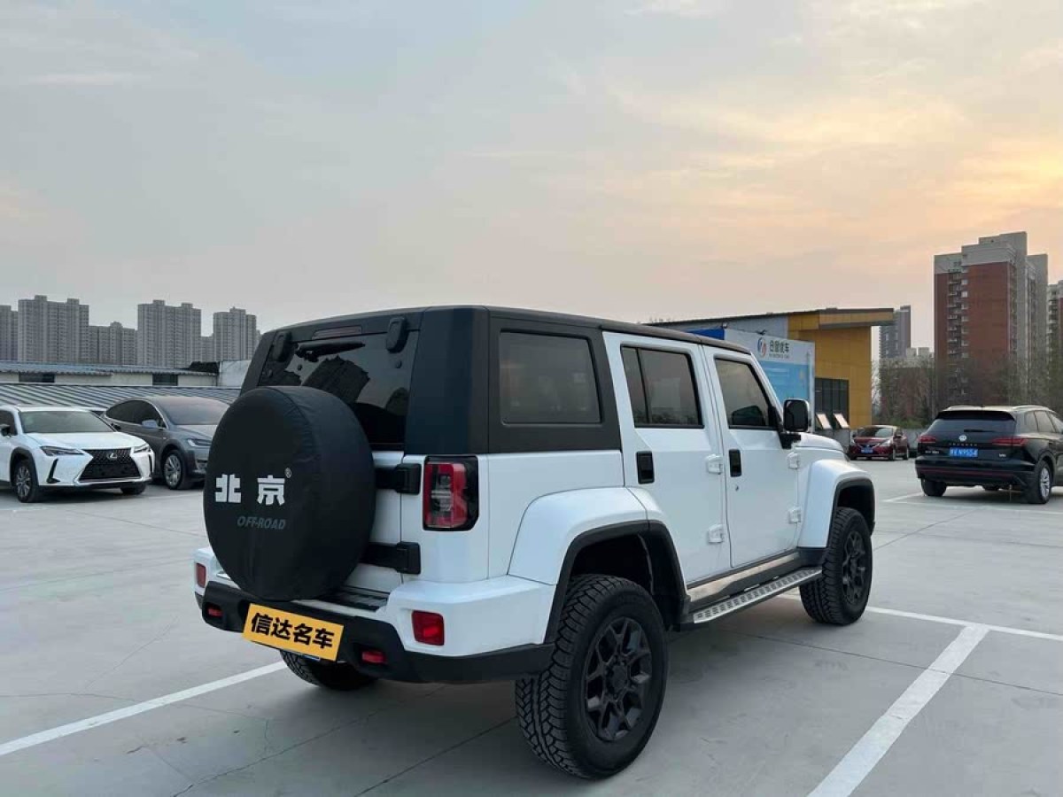 北京 BJ40  2021款 2.3T 自動(dòng)四驅(qū)刀鋒英雄版至尊型圖片