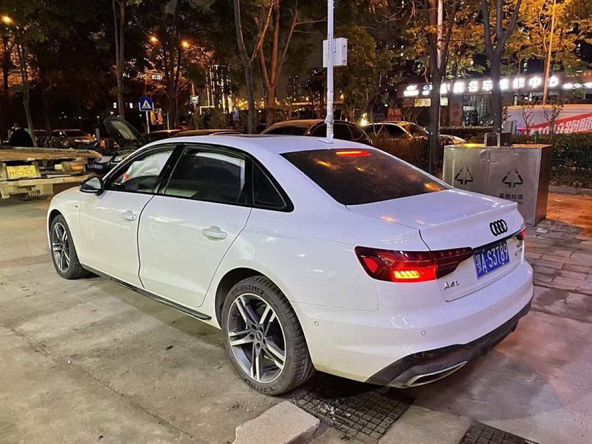 奧迪 奧迪A4L  2022款 40 TFSI 豪華動(dòng)感型圖片