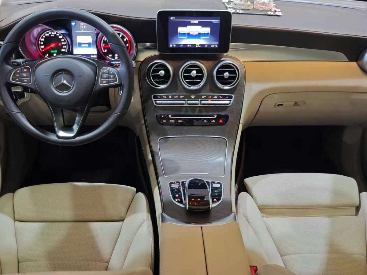 2016年08月奔馳 奔馳GLC  2016款 GLC 300 4MATIC 動感型