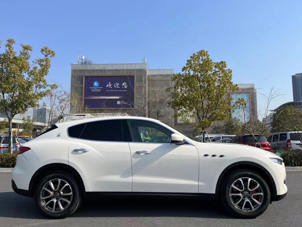 玛莎拉蒂 Levante  2020款 3.0T 标准版图片