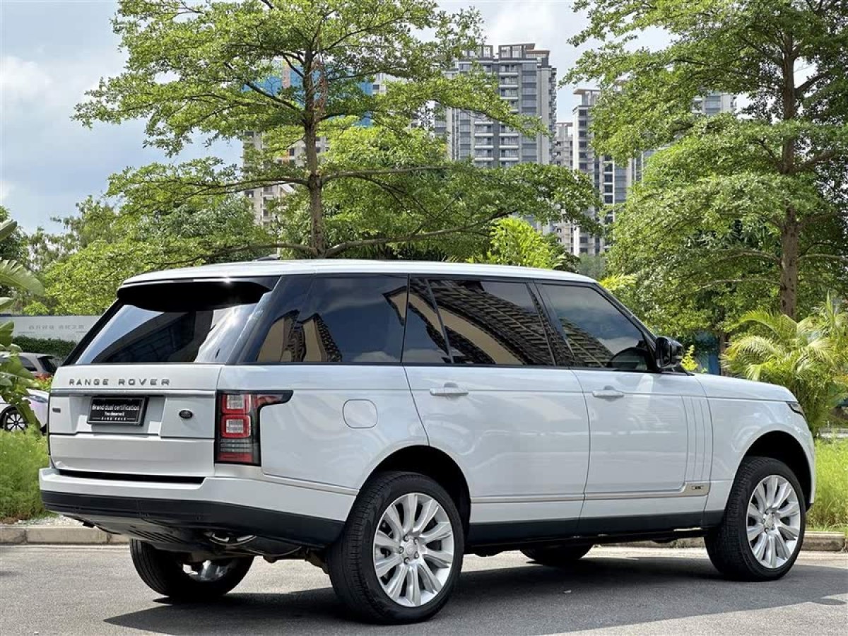 路虎 攬勝  2015款 3.0 V6 SC Vogue SE 創(chuàng)世加長版圖片