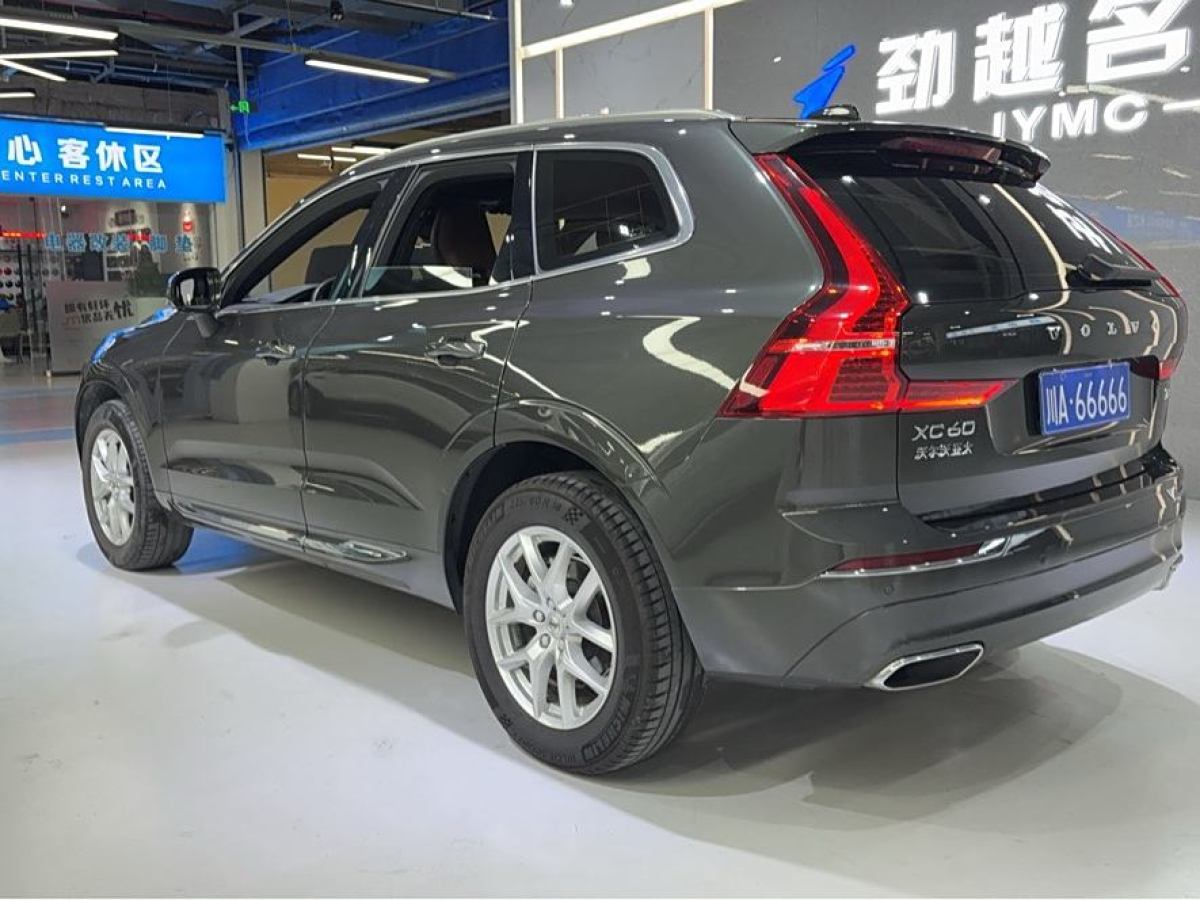 沃爾沃 XC60  2021款 T5 四驅(qū)智逸運動版圖片