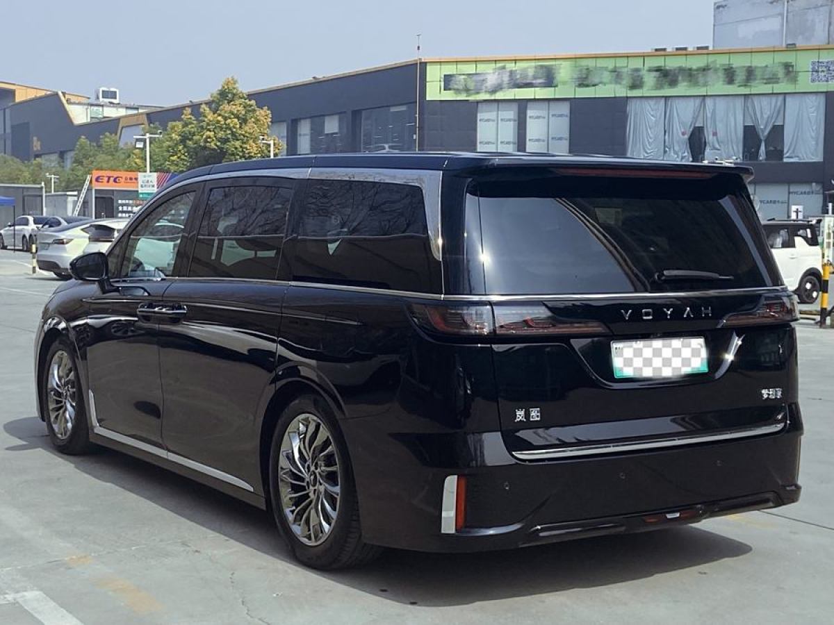 嵐圖 夢(mèng)想家  2024款 PHEV 超長(zhǎng)續(xù)航旗艦版圖片