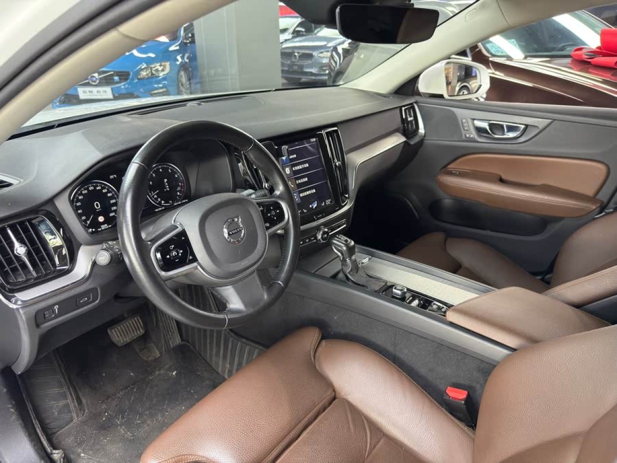 沃爾沃 V60  2020款 T5 智遠豪華版圖片