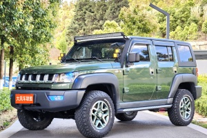 BJ40 北京 40L 2.0T 手動柴油四驅(qū)尊貴版