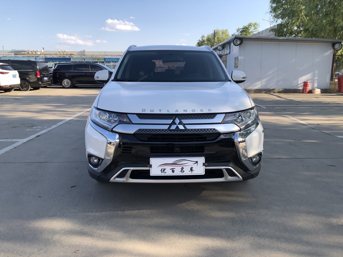 三菱 歐藍(lán)德  2019款 2.0L 兩驅(qū)暢享版 5座圖片