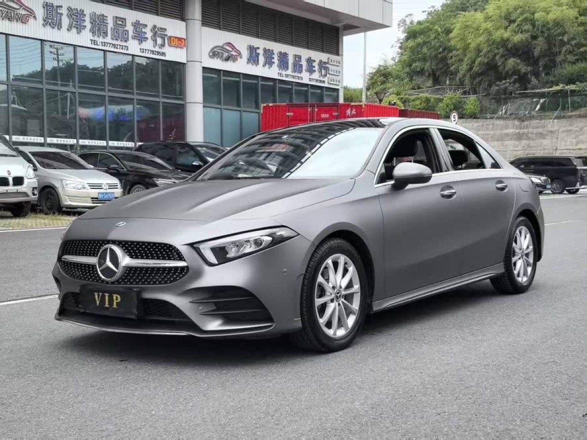 奔馳 奔馳A級  2019款  改款 A 200 L 運動轎車圖片