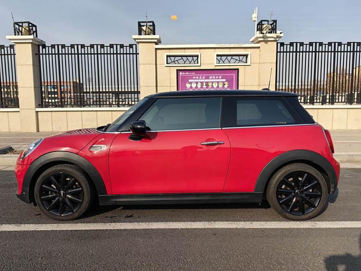 MINI MINI  2021款 1.5T COOPER 藝術(shù)家圖片