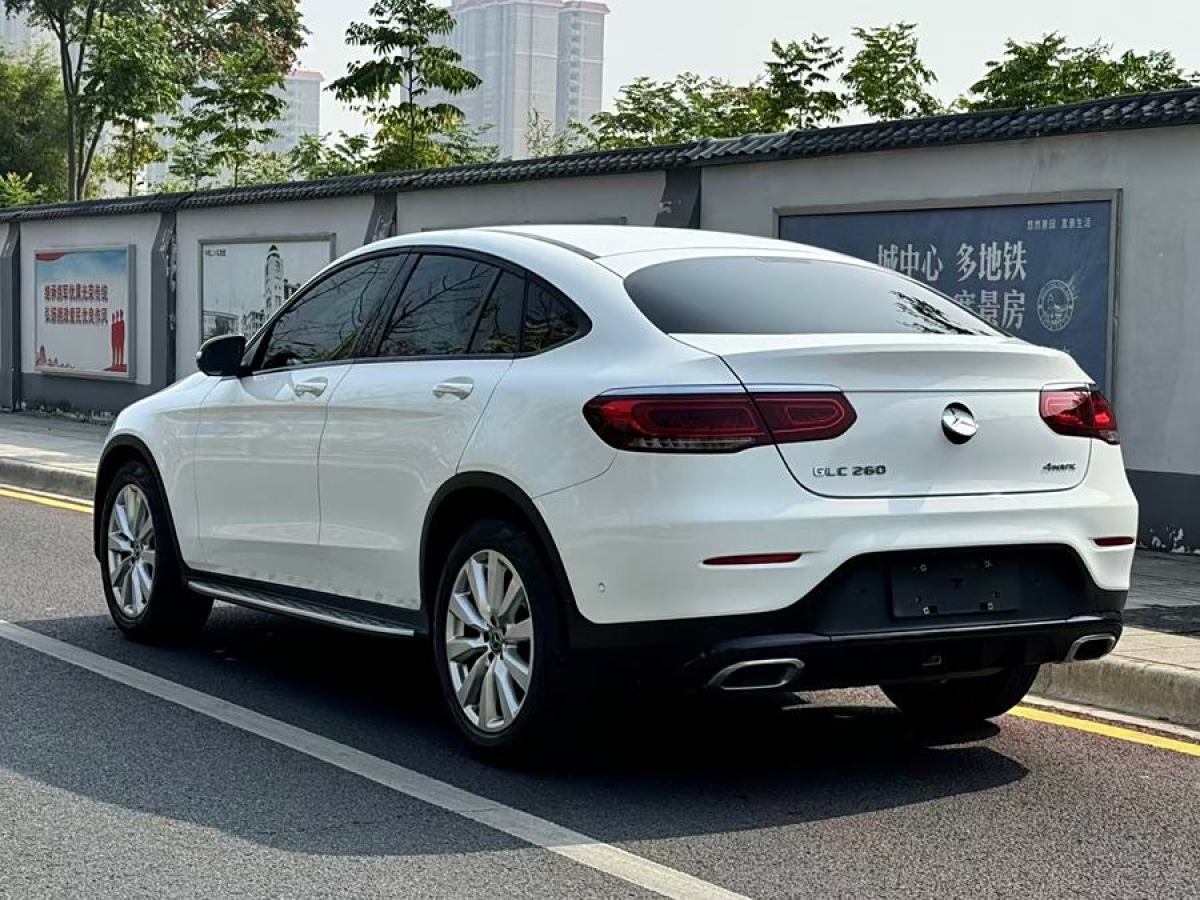 奔馳 奔馳GLC  2023款 改款 GLC 260 4MATIC 轎跑SUV圖片