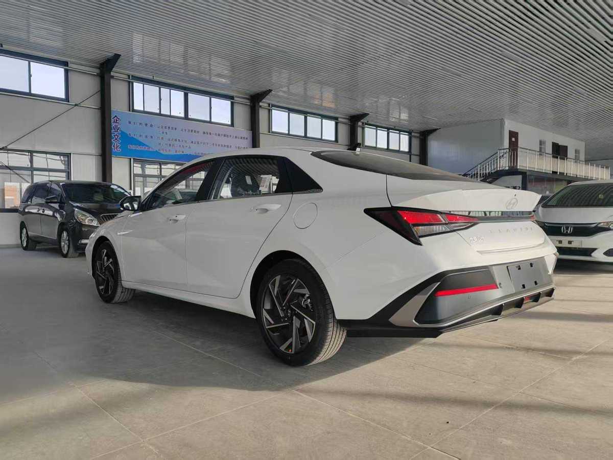 現(xiàn)代 伊蘭特  2023款 1.5L CVT GLX精英版圖片