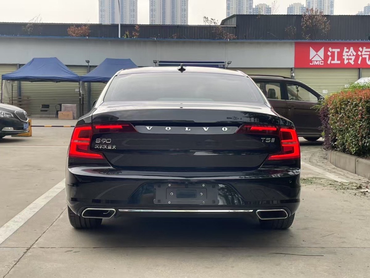 沃爾沃 S90  2020款 改款 T5 智遠(yuǎn)豪華版圖片