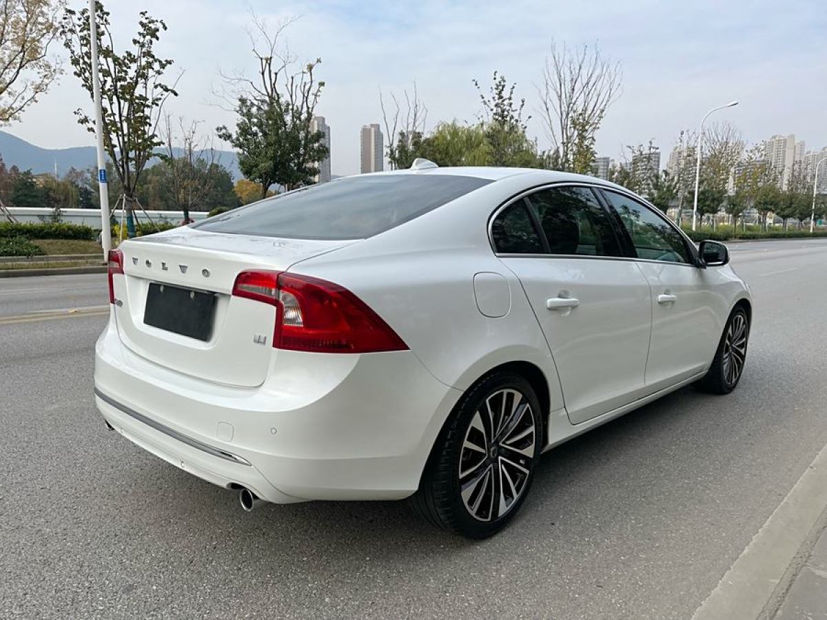 沃爾沃 S60  2017款 L 2.0T T4 智遠(yuǎn)版圖片